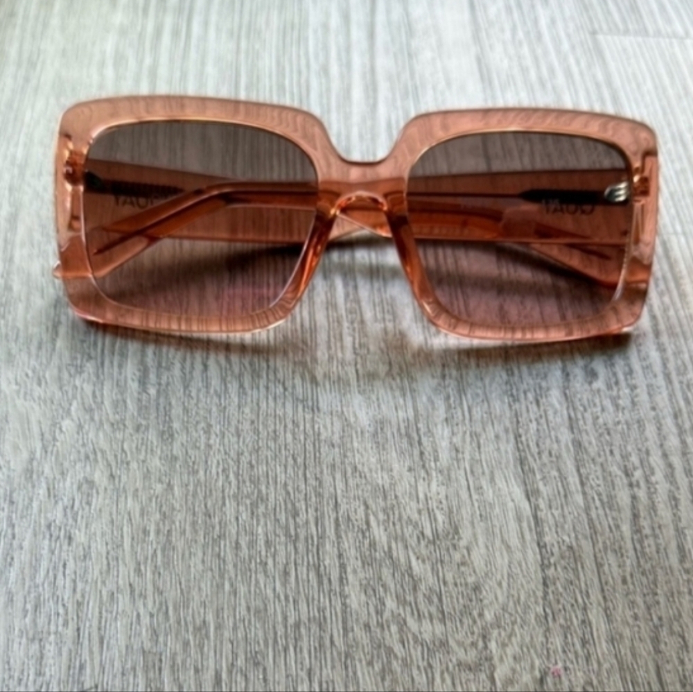 quay australia total vibe orange clear retro modern square  sunglasses..like New
